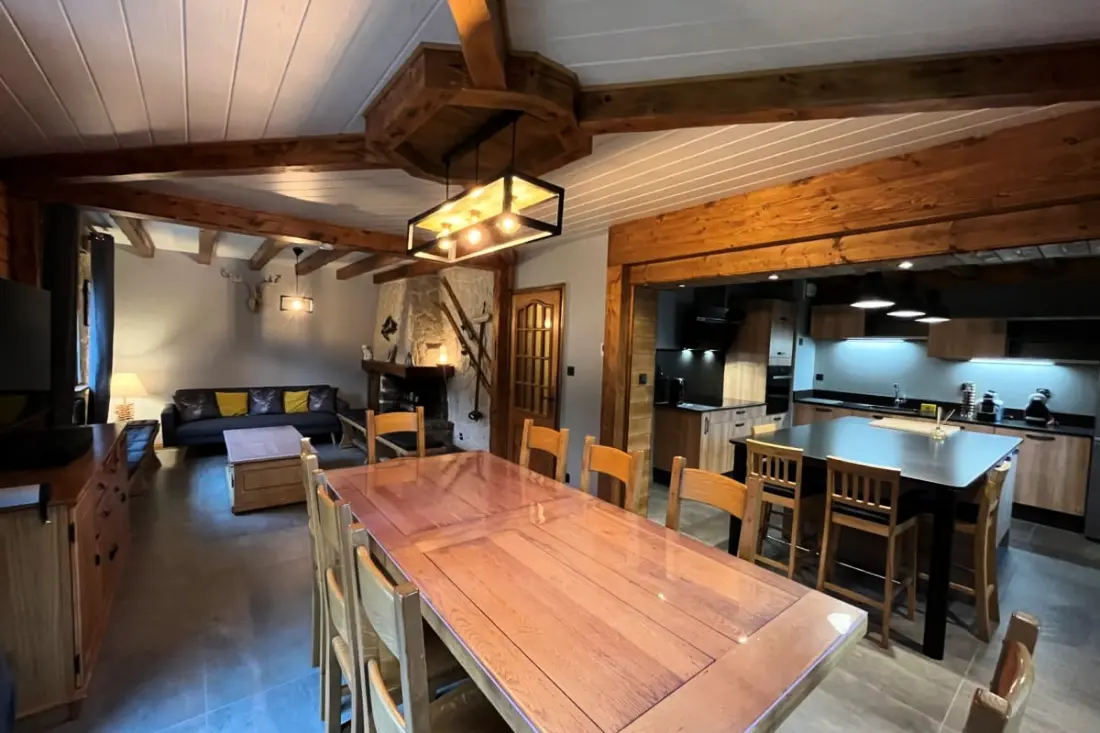 Maison Type Chalet – Sauna Et Balnéo – 14 Pers