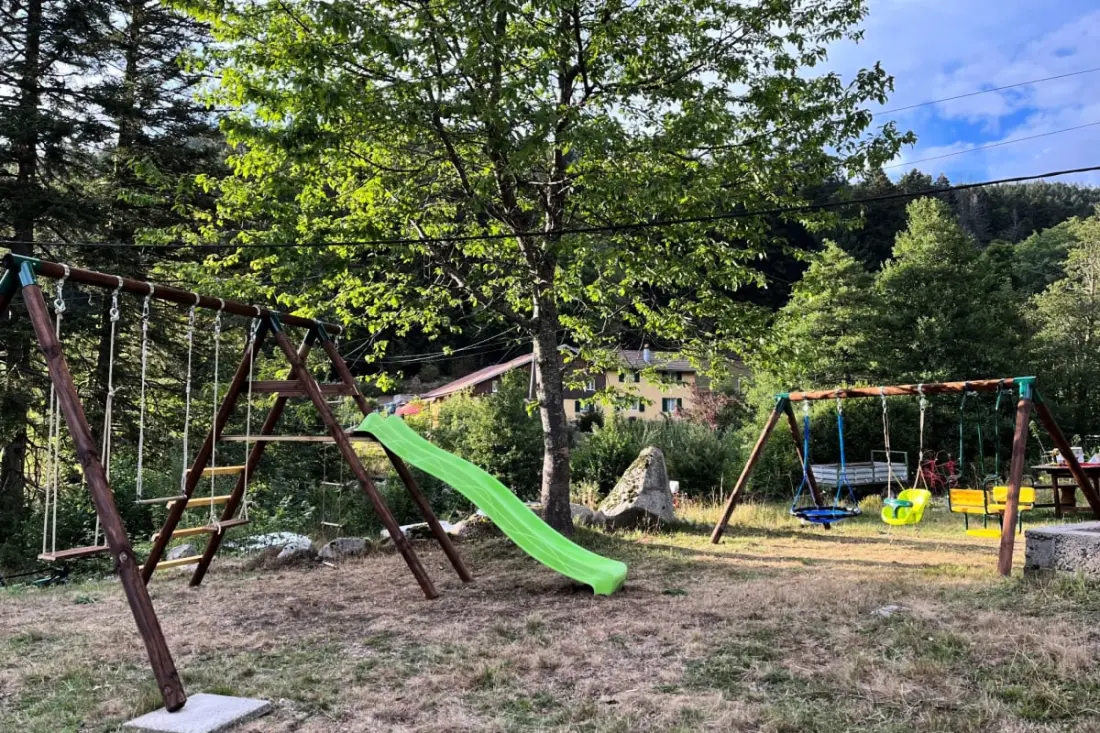 Maison Type Chalet – Sauna Et Balnéo – 14 Pers