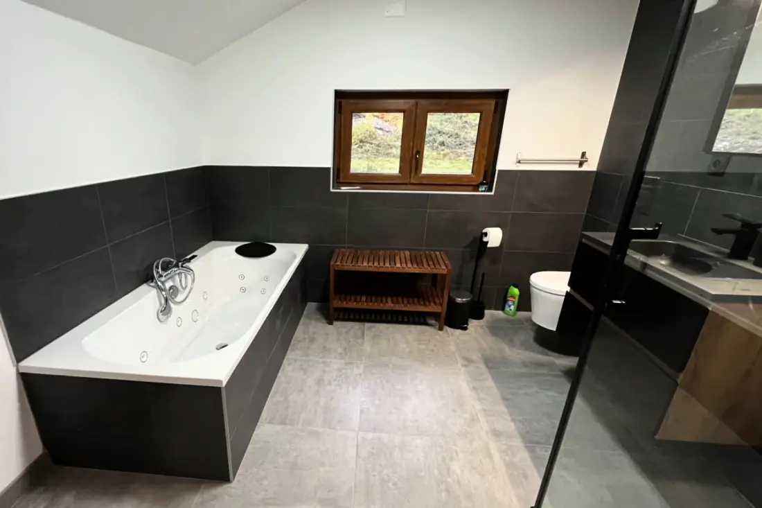 Maison Type Chalet – Sauna Et Balnéo – 14 Pers