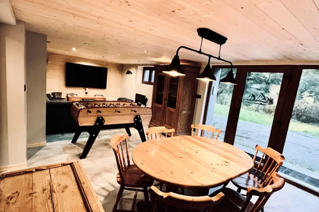 Maison Type Chalet – Sauna Et Balnéo – 14 Pers