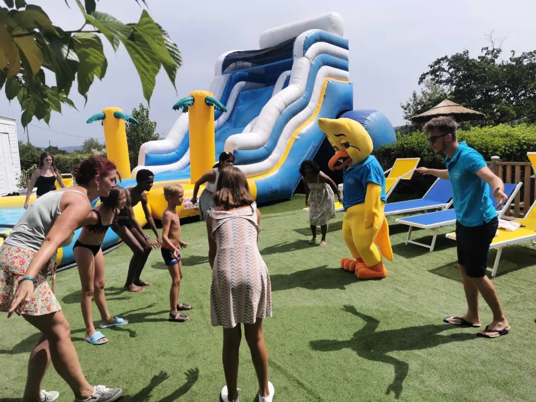 Camping Paradis Family les Rives de l'Hérault4 étoiles★★★★