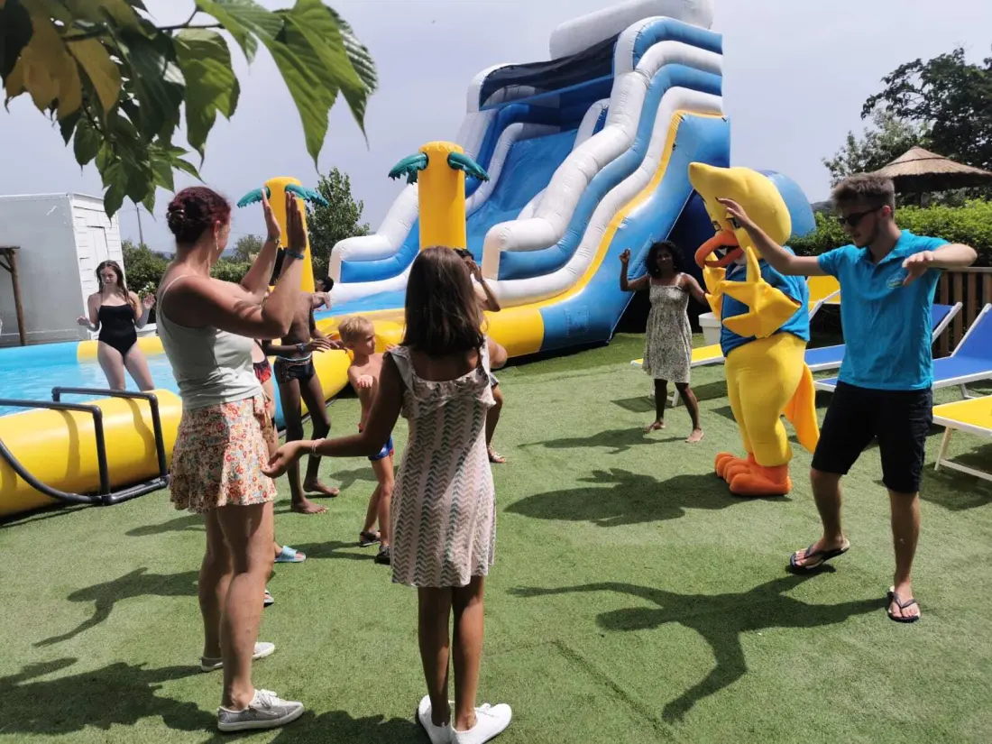 Camping Paradis Family les Rives de l'Hérault4 étoiles★★★★