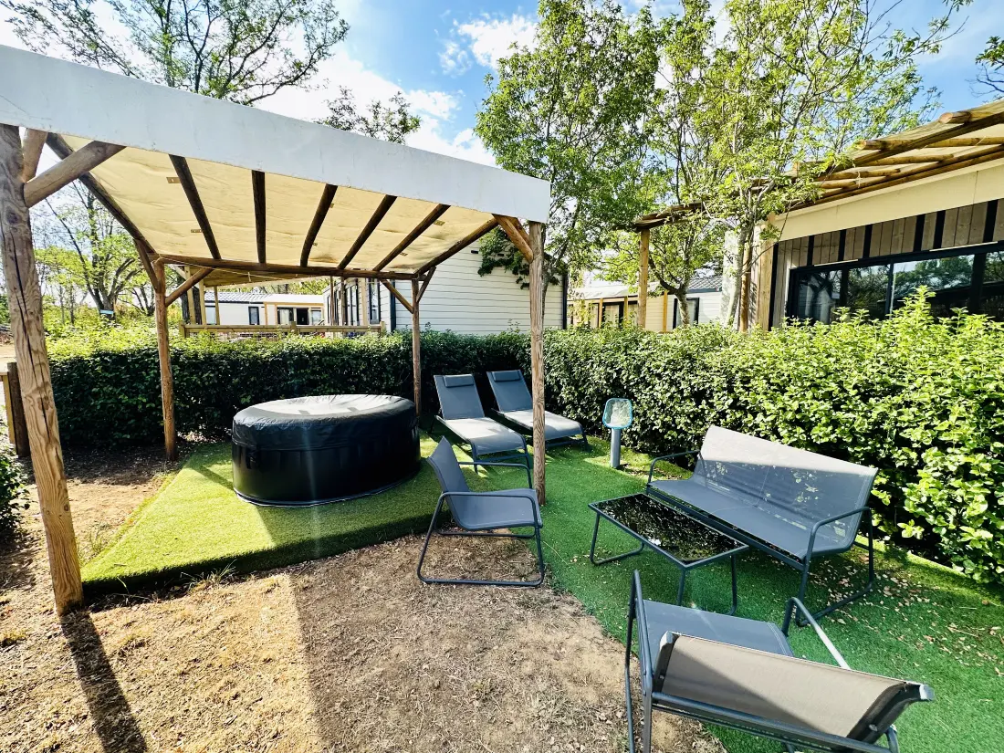 Camping Paradis Family les Rives de l'Hérault4 étoiles★★★★