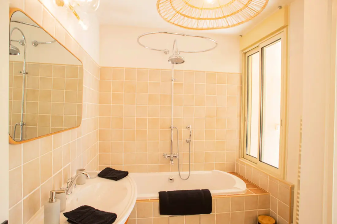 Villa De Haut Standing - 8 Chambres - Piscine