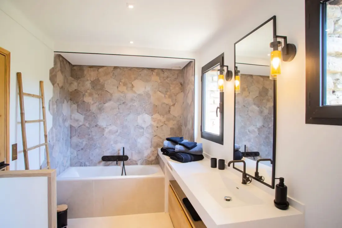 Villa De Haut Standing - 8 Chambres - Piscine