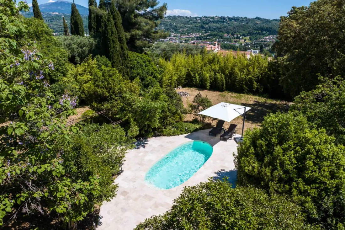 06bv : Cottage Au Calme Avec Piscine