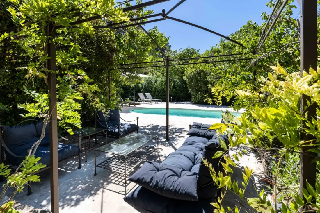 06bv : Cottage Au Calme Avec Piscine