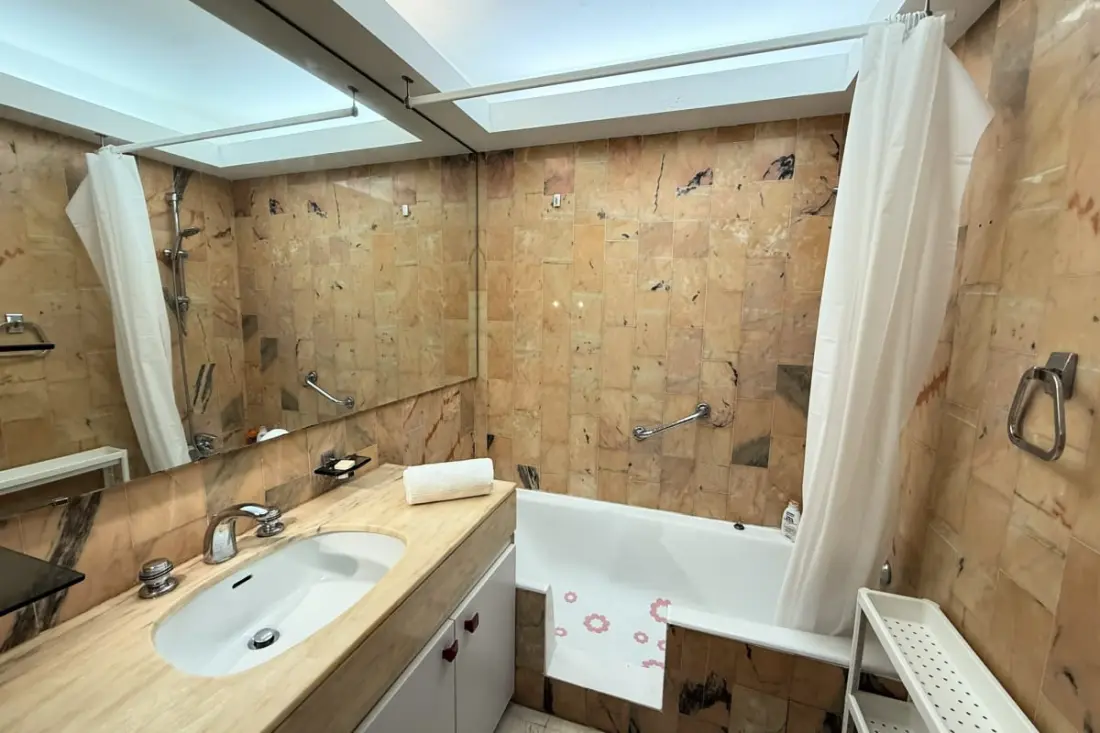Bel Appartement 4 Chambres Vue Mer - Clim - Piscine - Tennis - Parc
