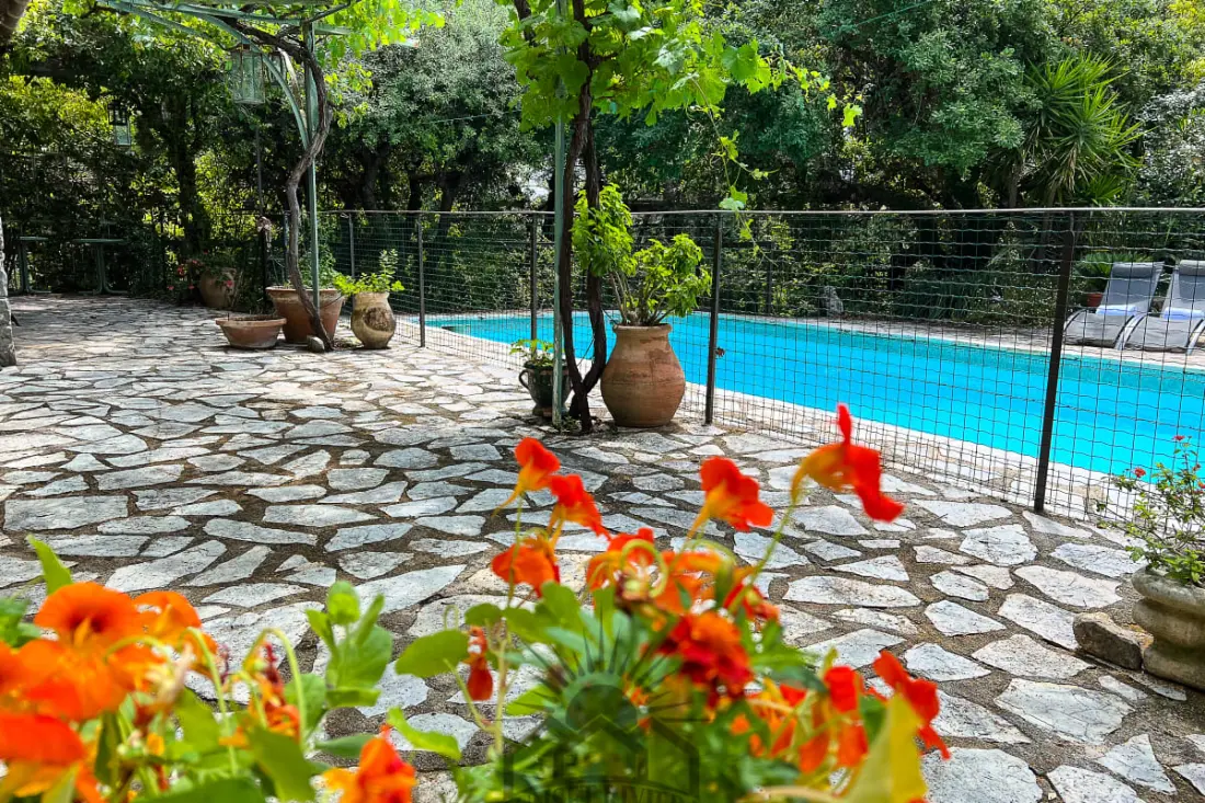 Serenity Villa Pour 8 By Sunset