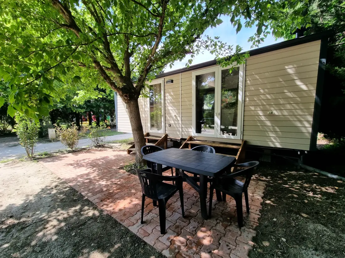 Flower Camping Les Micocouliers 3 étoiles★★★
