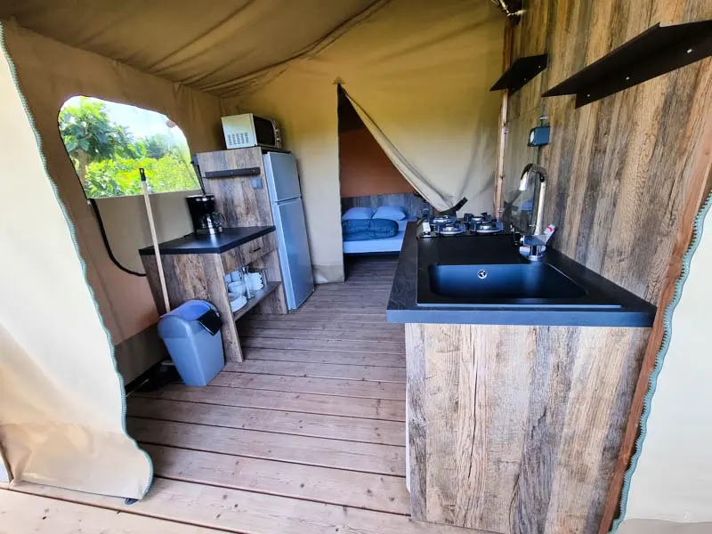 Flower Camping Les Micocouliers 3 étoiles★★★