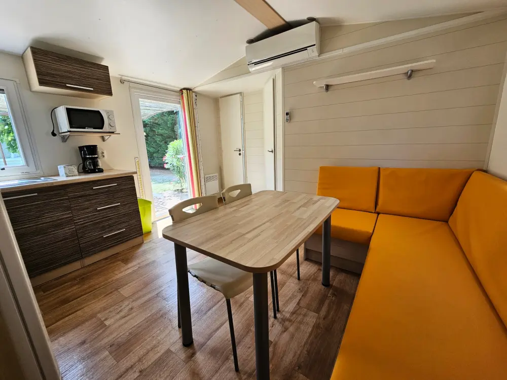 Flower Camping Les Micocouliers 3 étoiles★★★