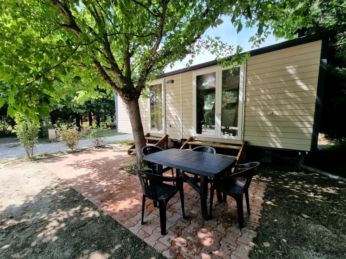 Flower Camping Les Micocouliers 3 étoiles★★★