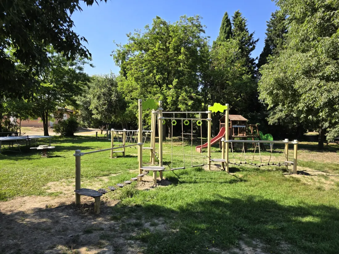 Flower Camping Les Micocouliers 3 étoiles★★★