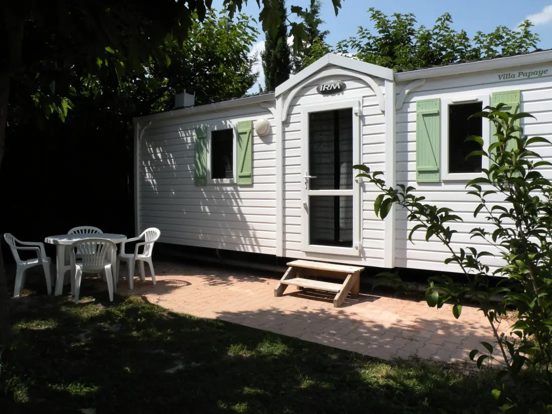 Flower Camping Les Micocouliers 3 étoiles★★★