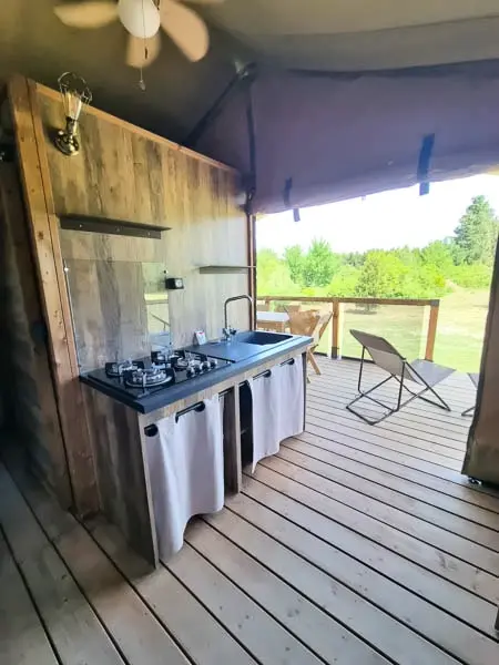 Flower Camping Les Micocouliers 3 étoiles★★★