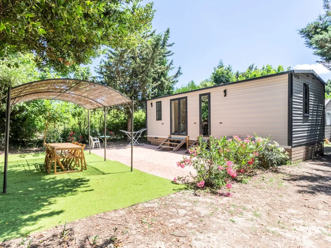 Flower Camping Les Micocouliers 3 étoiles★★★