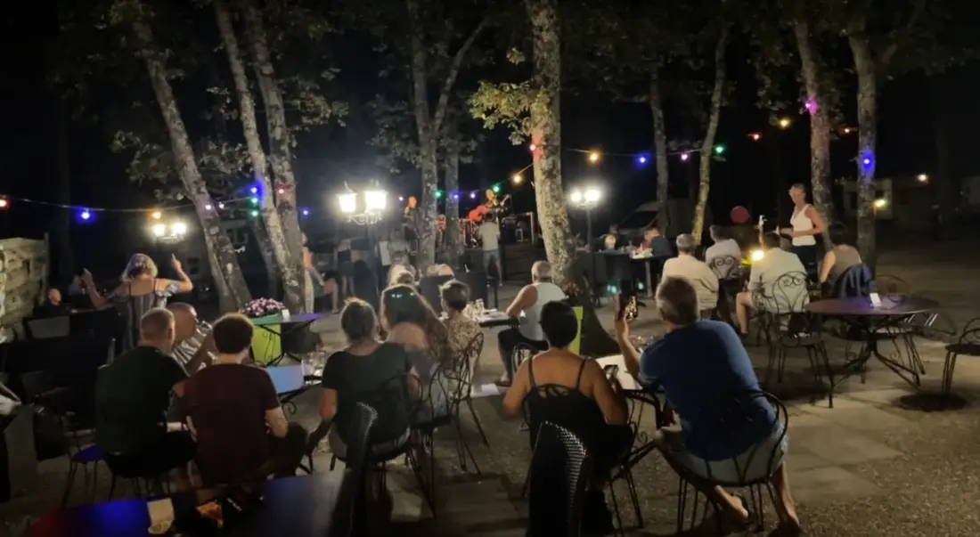 Flower Camping LES TRUFFIERES 3 étoiles★★★