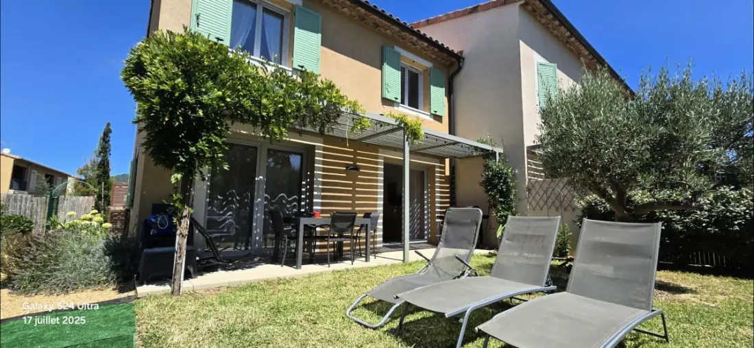 Maison Neuve Tout Confort à Grimaud