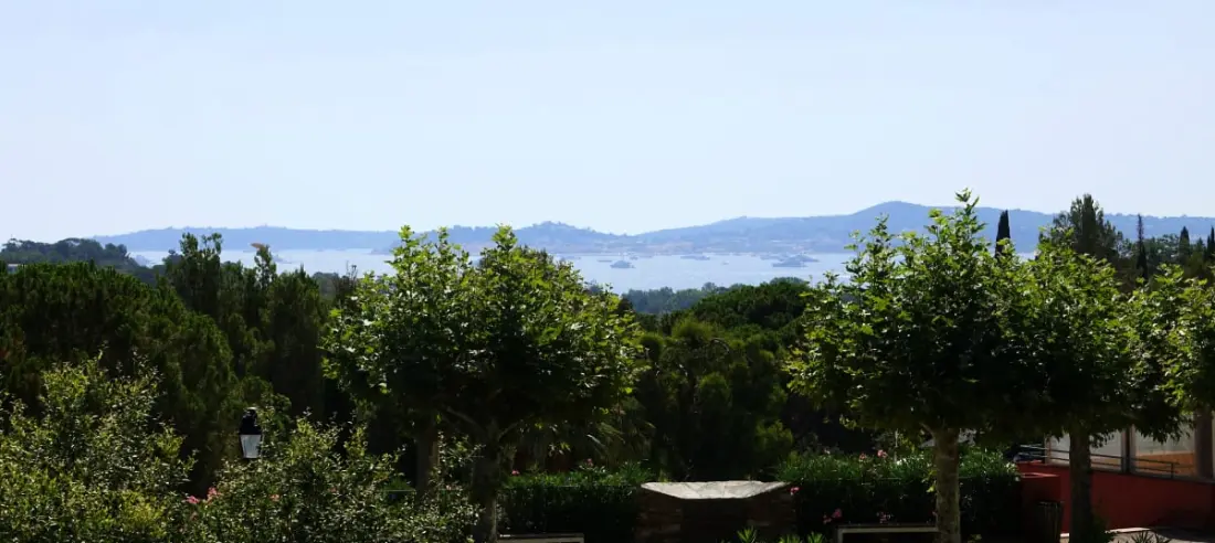 Apt Lumineux Avec Jardin Et Vue Sur Mer