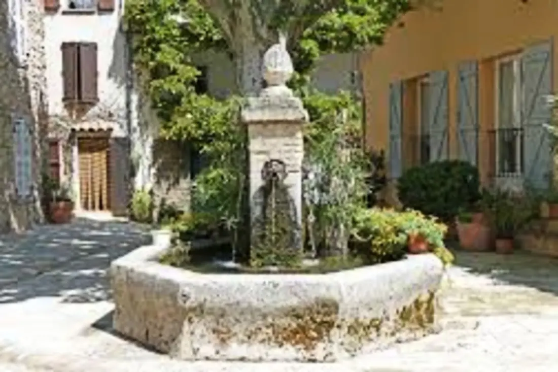 Maison 135 M2 • Vue Château • Grimaud Village