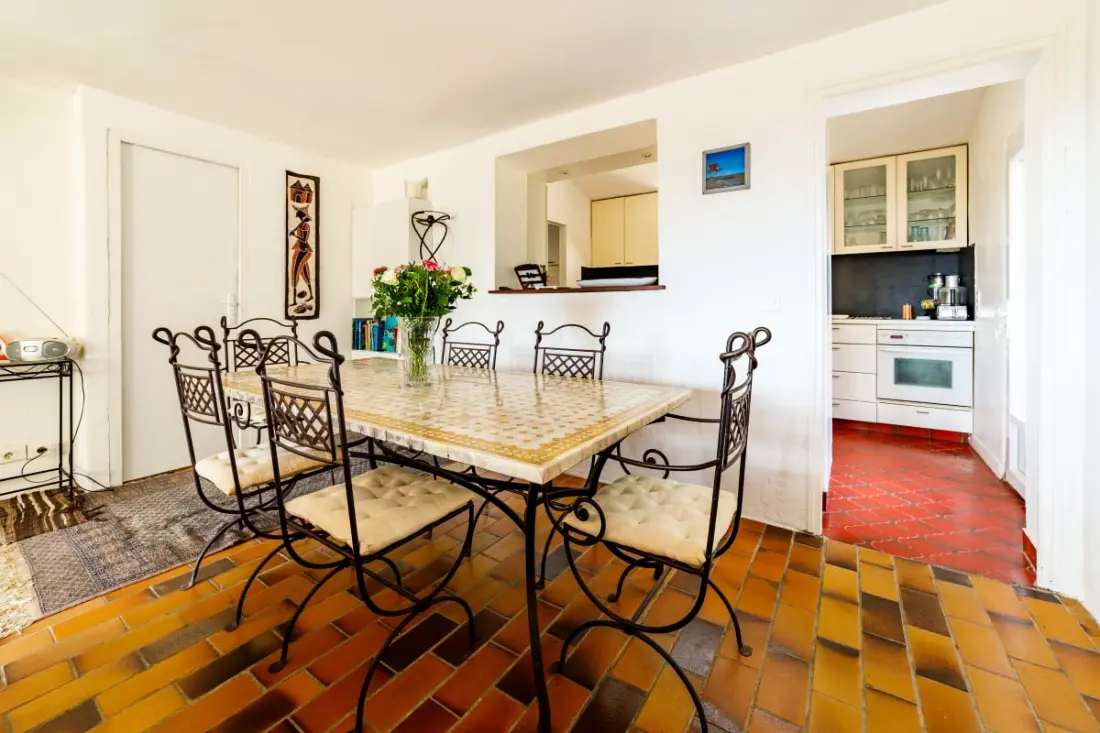 Maison Mitoyenne Spacieuse Avec Jardin Et Terrasse