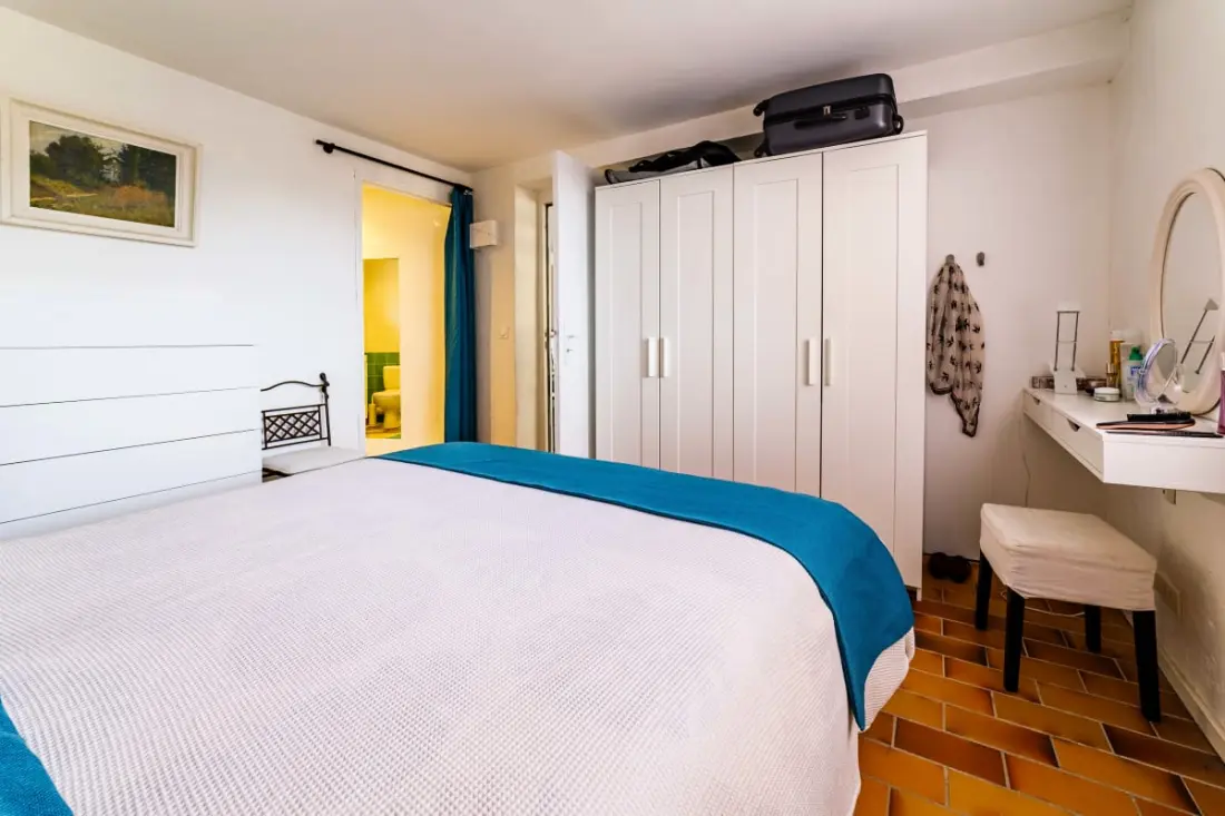 Maison Mitoyenne Spacieuse Avec Jardin Et Terrasse