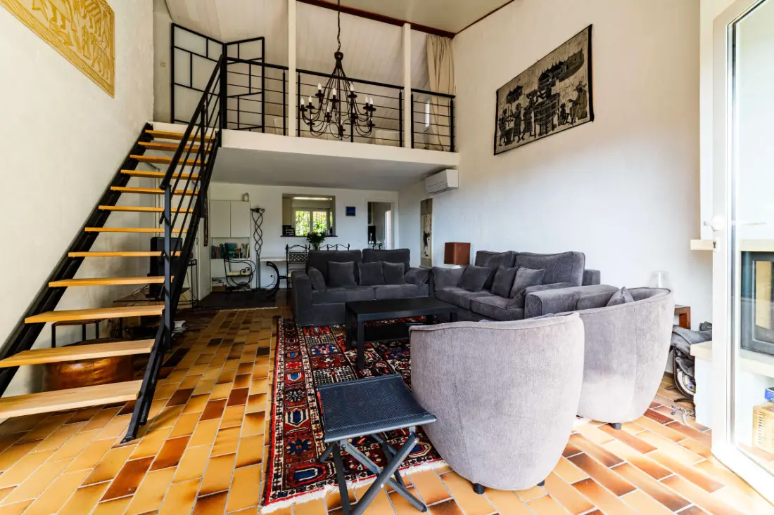 Maison Mitoyenne Spacieuse Avec Jardin Et Terrasse