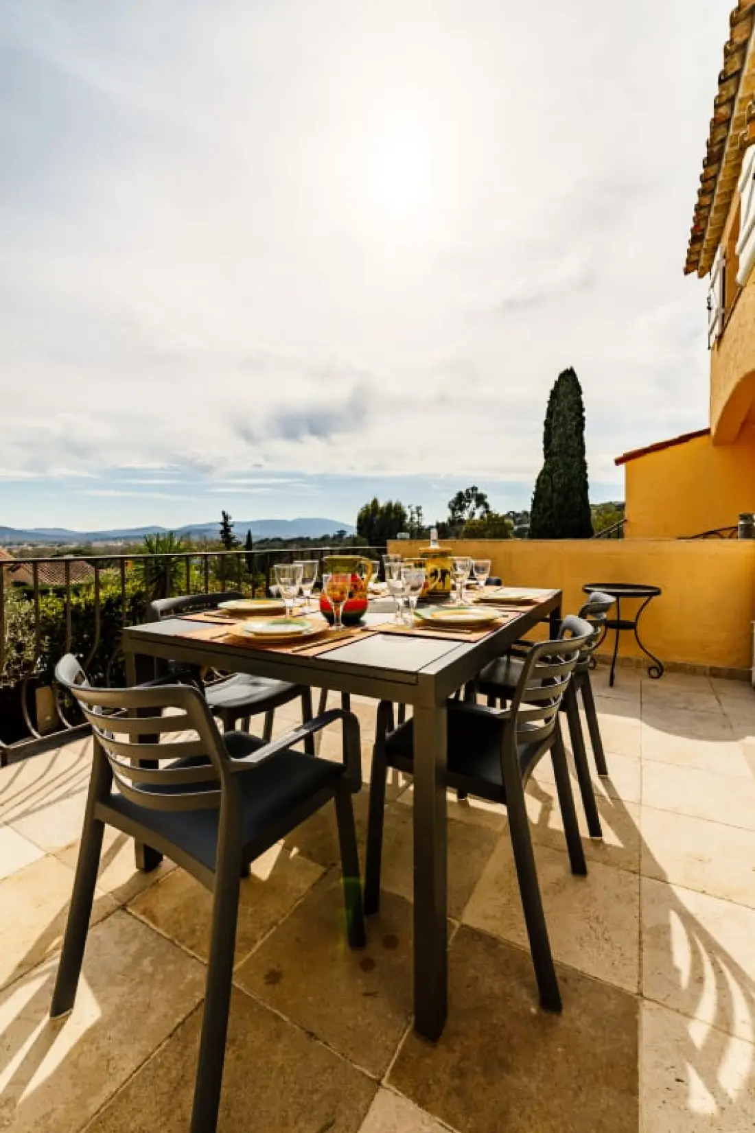 Maison Mitoyenne Spacieuse Avec Jardin Et Terrasse