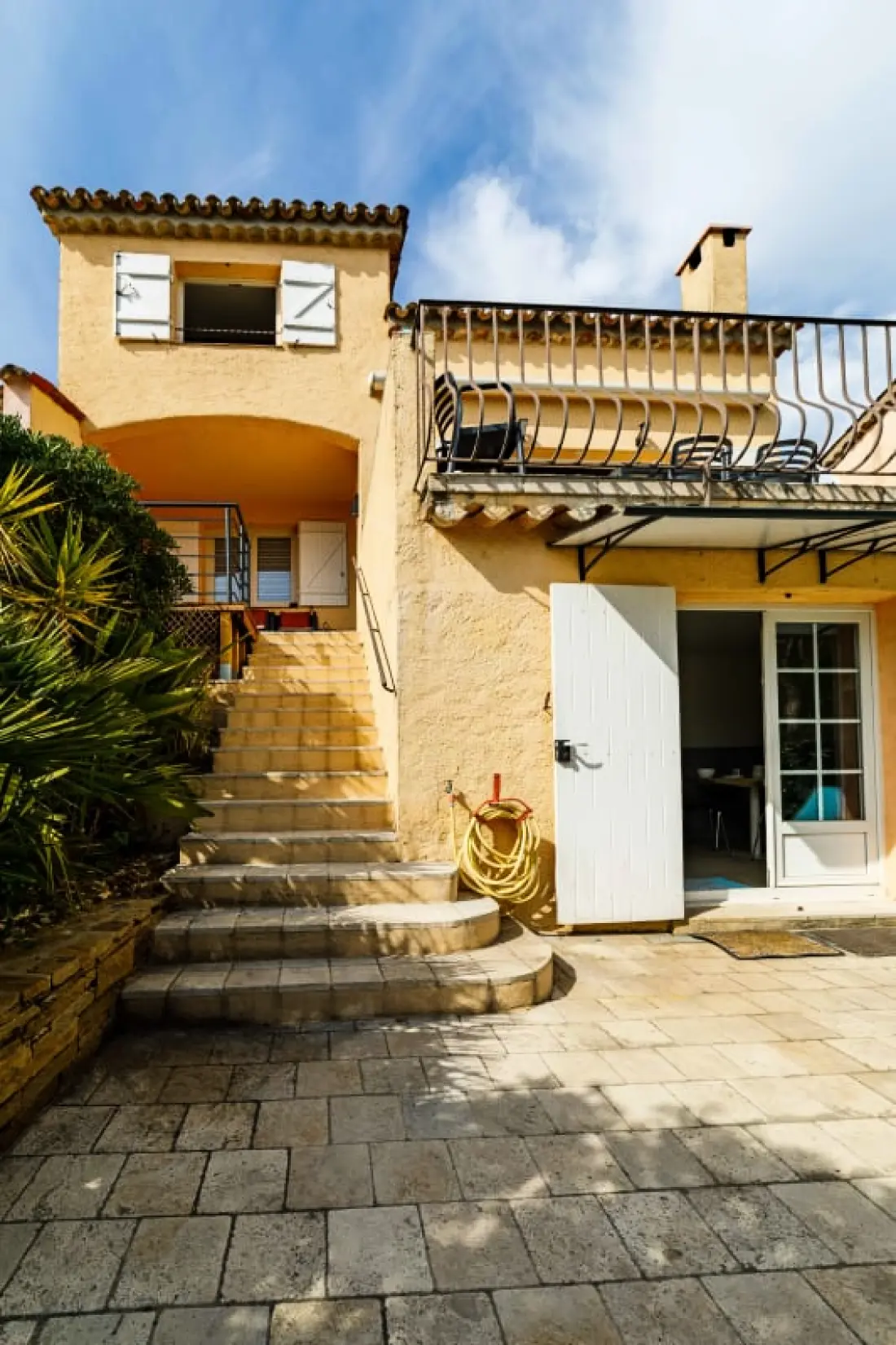 Maison Mitoyenne Spacieuse Avec Jardin Et Terrasse