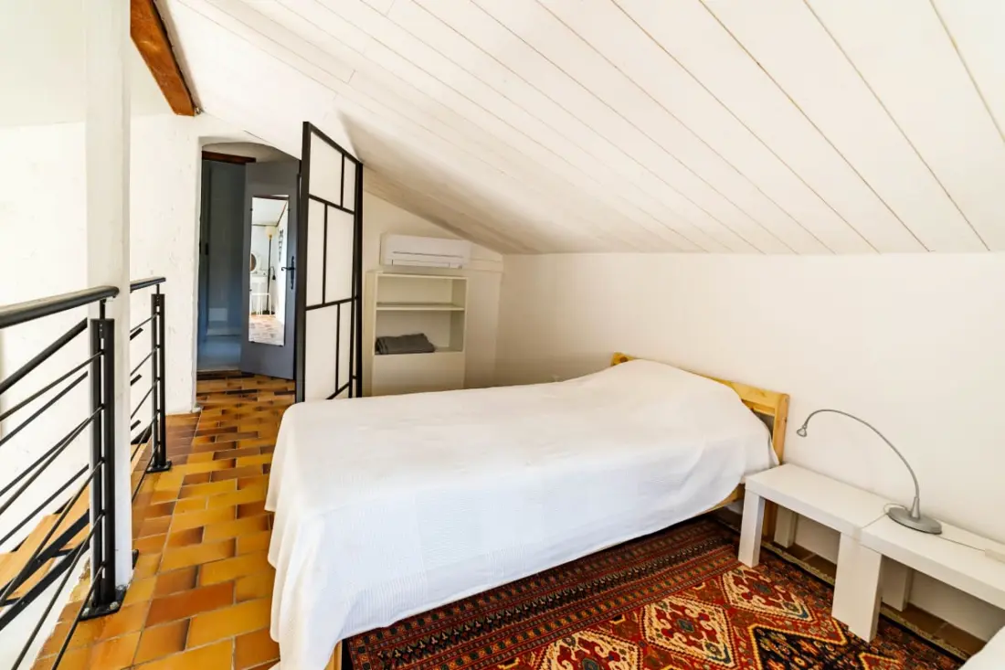 Maison Mitoyenne Spacieuse Avec Jardin Et Terrasse
