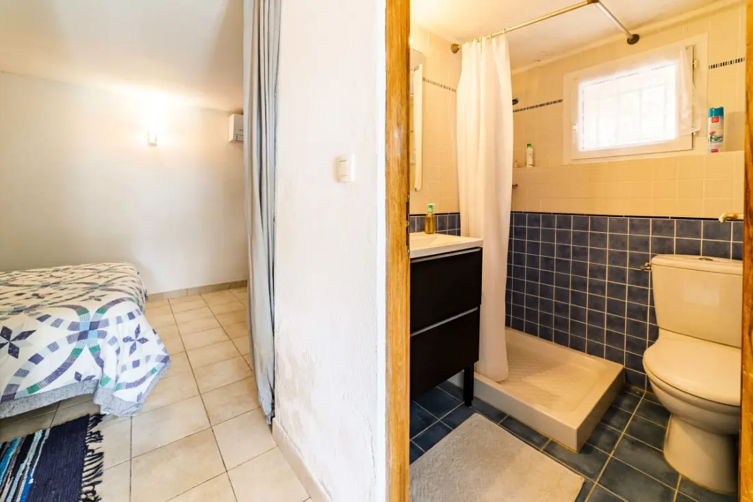 Maison Mitoyenne Spacieuse Avec Jardin Et Terrasse