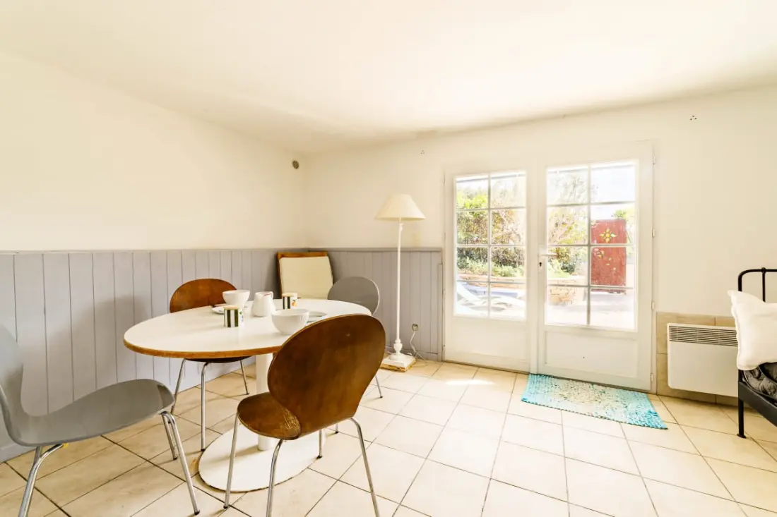 Maison Mitoyenne Spacieuse Avec Jardin Et Terrasse