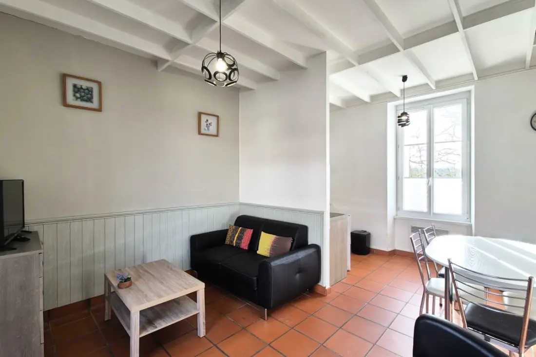 Gîte Au Calme Avec Terrasse Ombragée