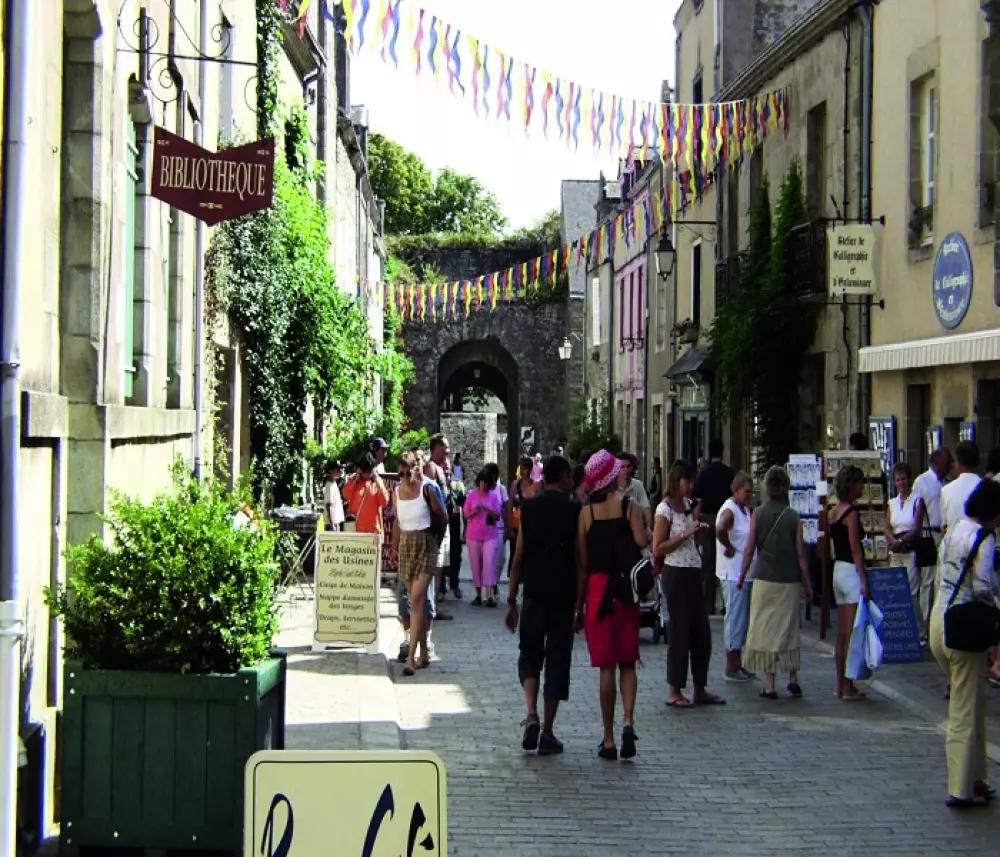 Camping Le Domaine de Brehadour4 étoiles★★★★