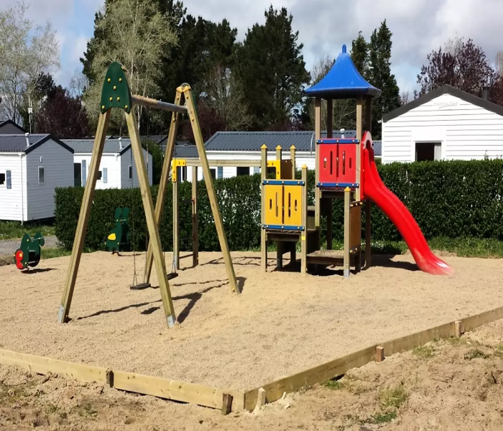 Camping Le Domaine de Brehadour4 étoiles★★★★