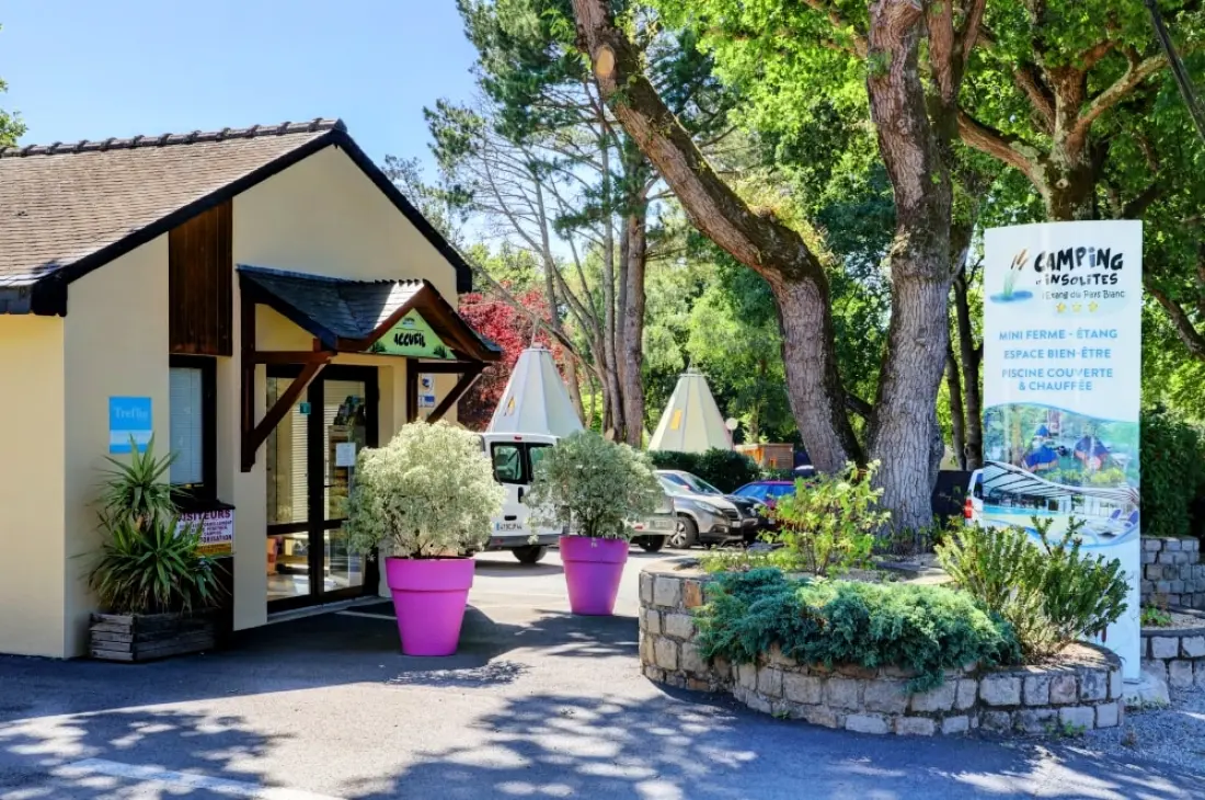 Camping L'Étang du Pays Blanc 4 étoiles★★★★