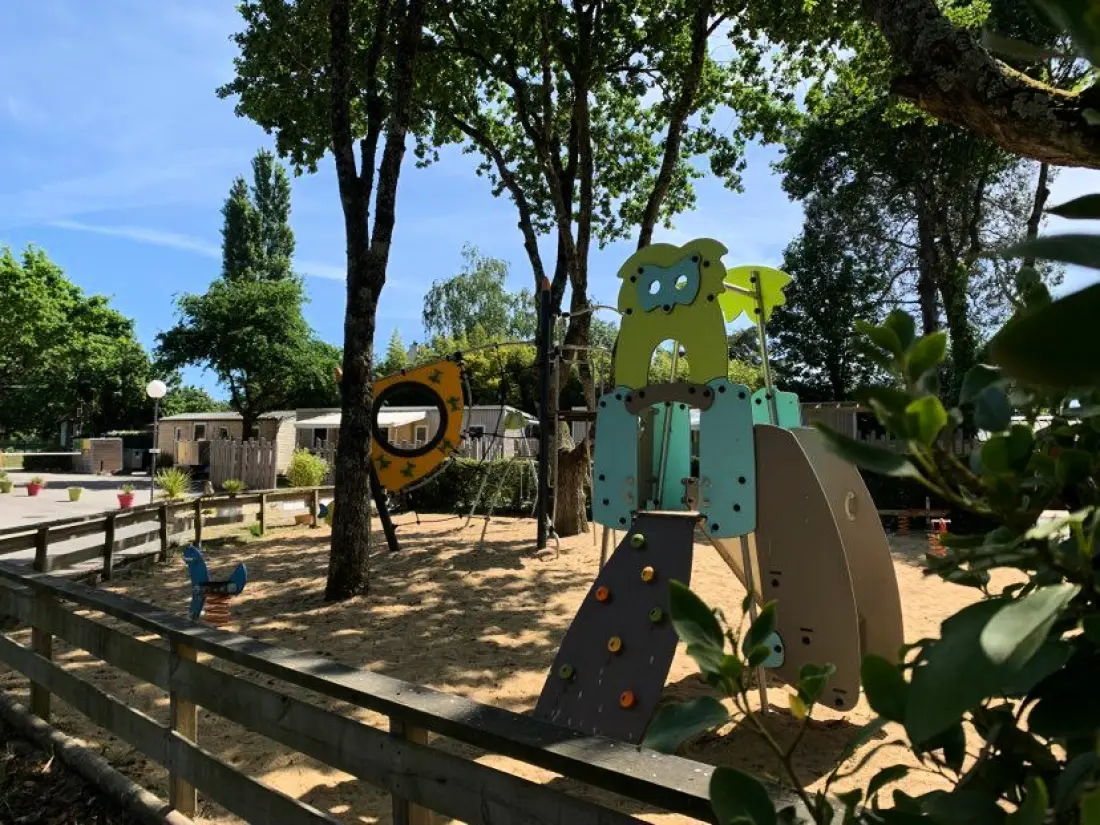 Camping L'Étang du Pays Blanc 4 étoiles★★★★