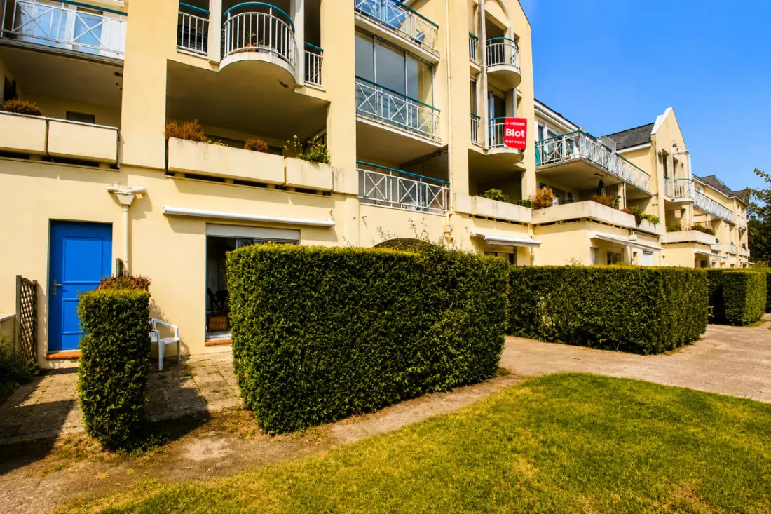 Studio Avec Terrasse, Piscine Et Parking