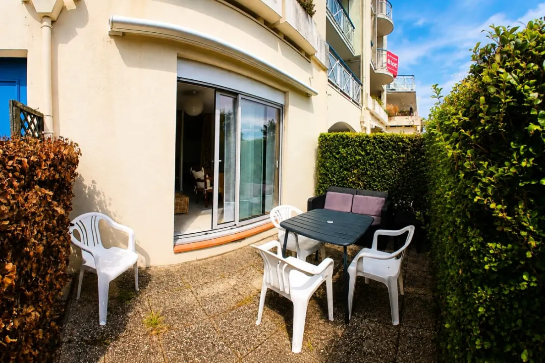 Studio Avec Terrasse, Piscine Et Parking