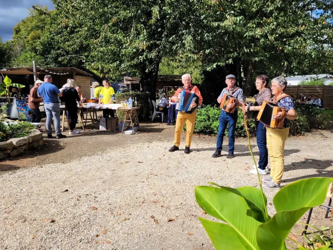 Camping des Cerisiers 3 étoiles★★★
