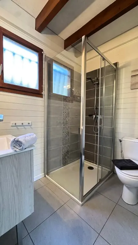 Chalet 3ch Avec Piscine Dans Parc De Loisirs