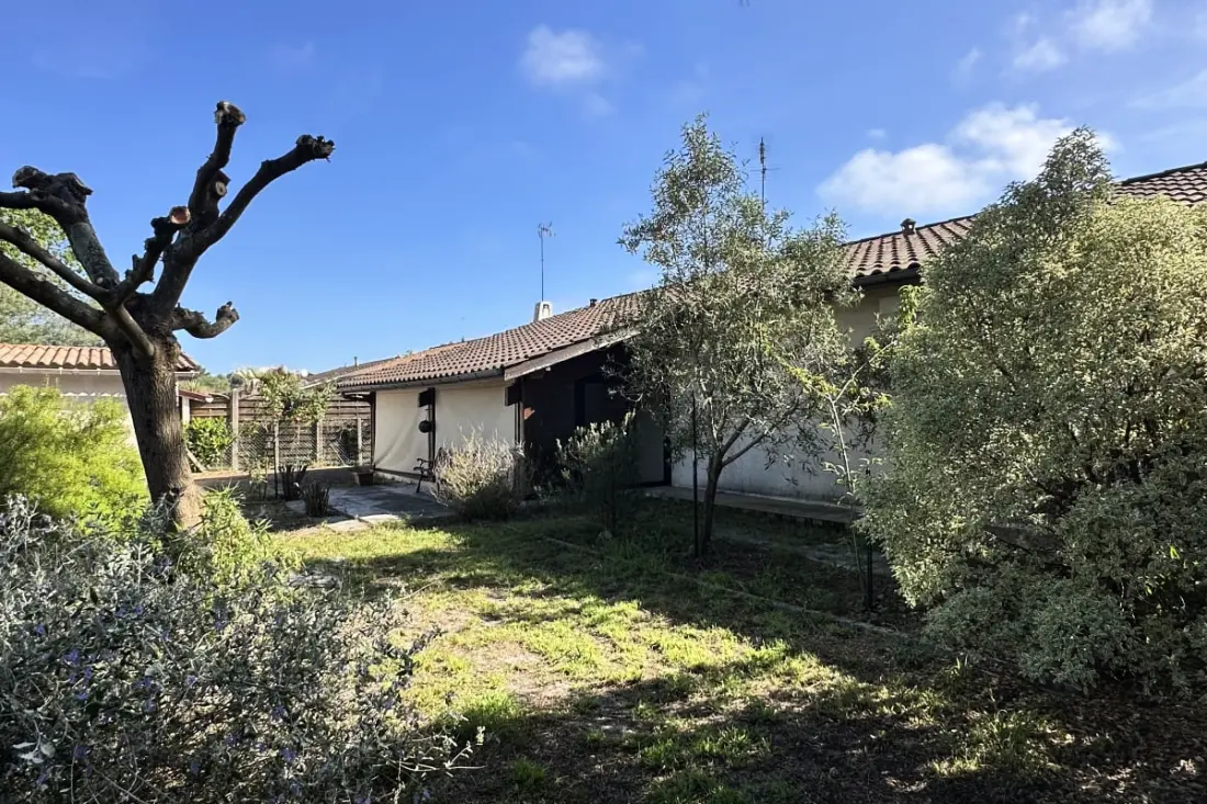 Maison Spacieuse Avec Jardin à Gujan-mestras