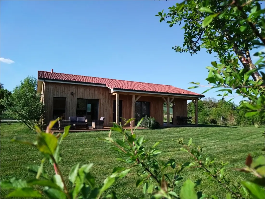 Gîte de France Le domaine des sens - chalet avec spa privatif, pleine nature, expérience détente 3 épis