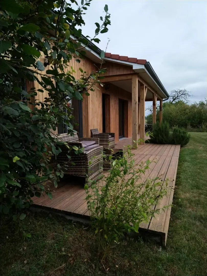 Gîte de France Le domaine des sens - chalet avec spa privatif, pleine nature, expérience détente 3 épis