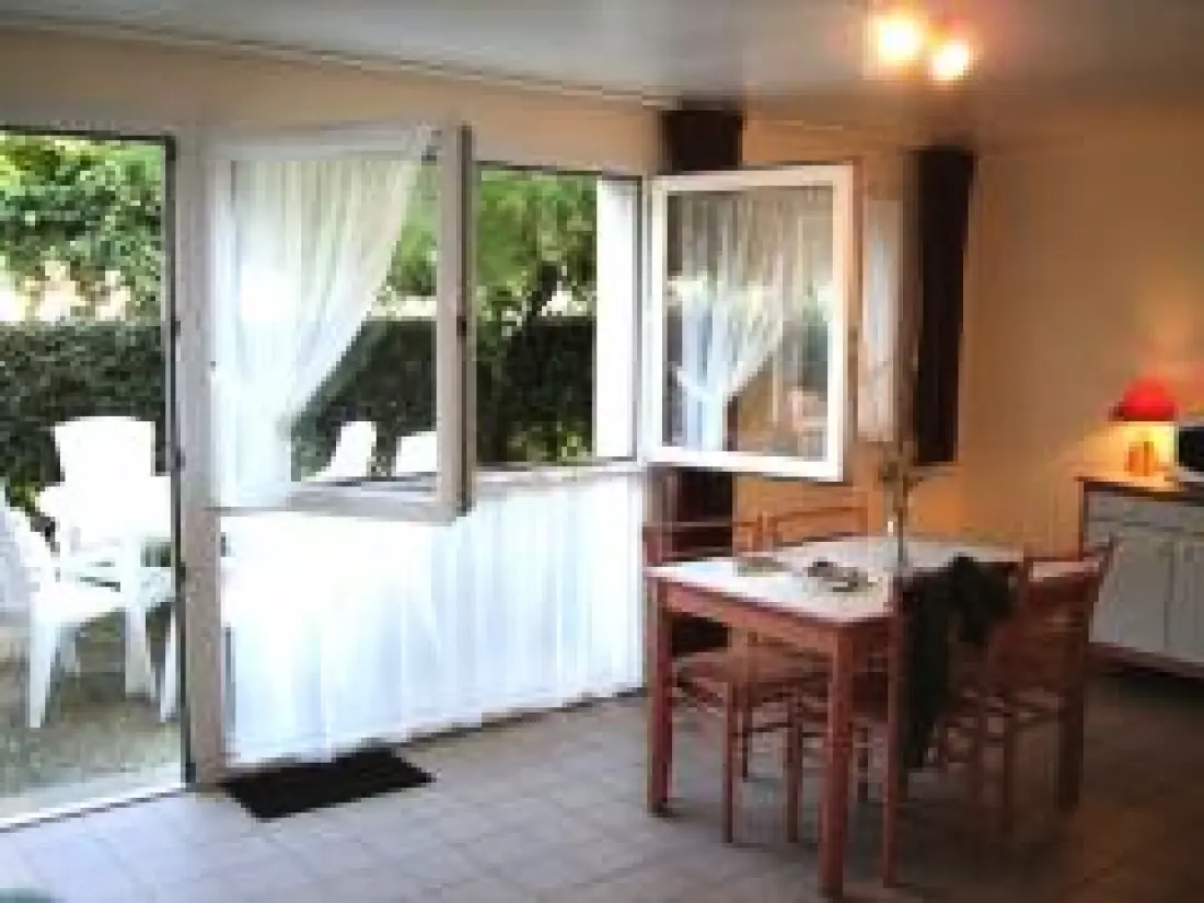 Gîte à Hauteville Sur Mer  7