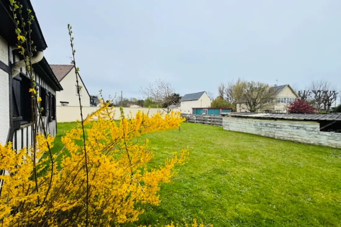 Jolie Perle Normande Avec Jardin