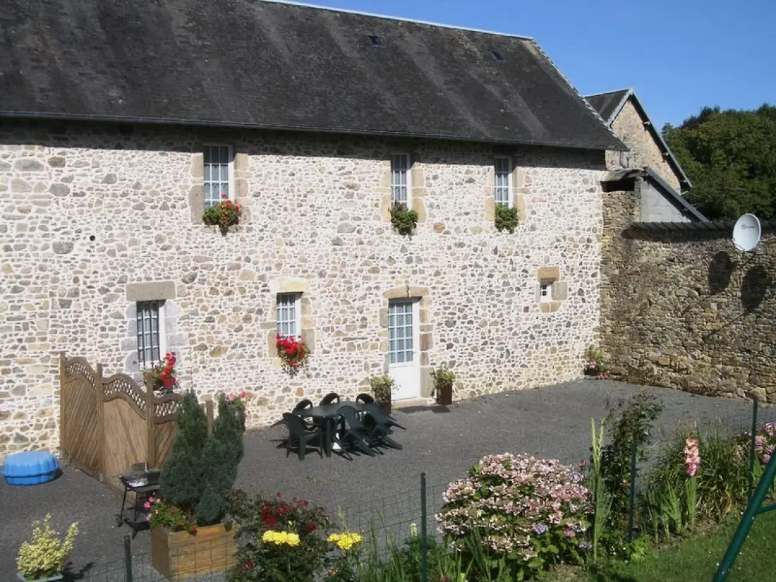 Gîte de France à Heugueville Sur Sienne  3