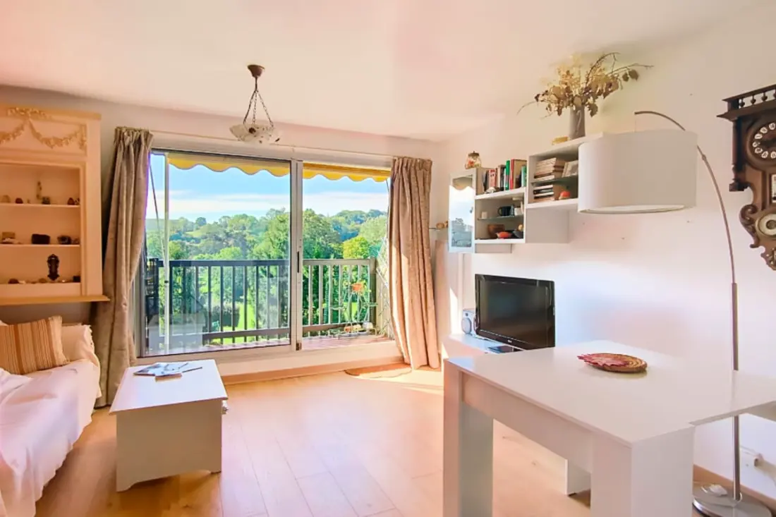 Appartement Avec Balcon Vue Golf Plein Sud