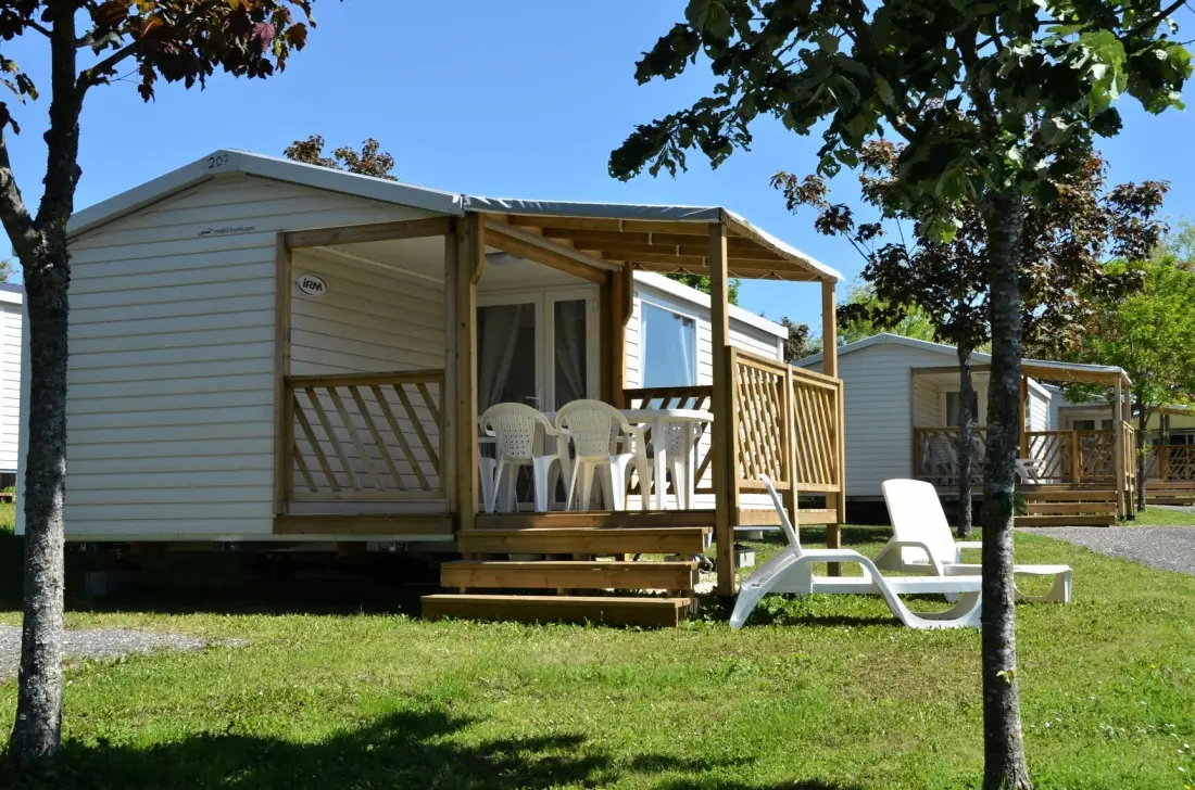 Camping Du Bois De Reveuge 4 étoiles★★★★